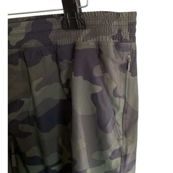 Camo StretchTech Men's XL Quick Dry Shorts Zipper Pockets Activewear Running Jog - Picture 9 of 11